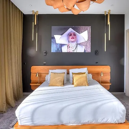 Propriete De Luxxe Avec Piscine A * Ницца