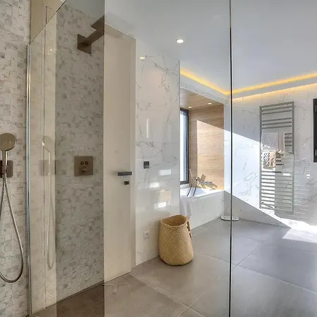 Holiday home Propriete De Luxxe Avec Piscine A *