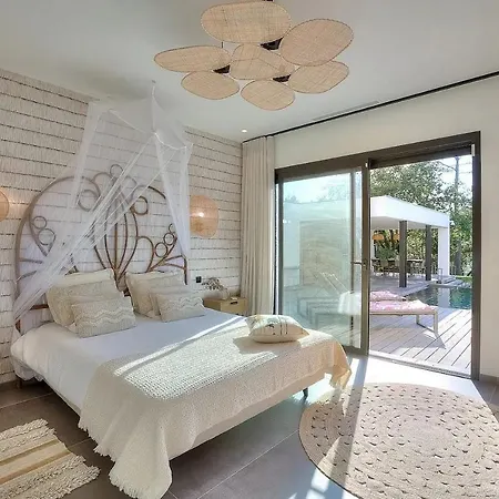 Propriete De Luxxe Avec Piscine A Holiday home
