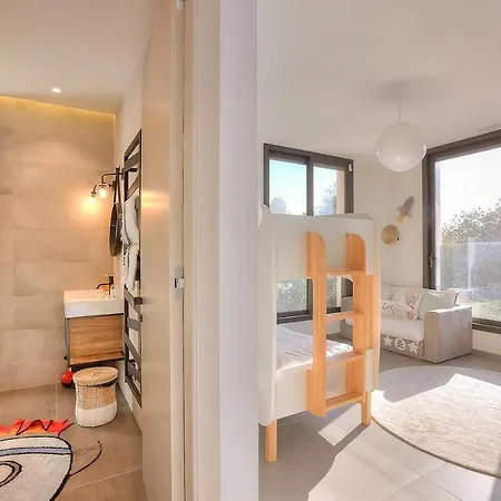 Propriete De Luxxe Avec Piscine A Holiday home